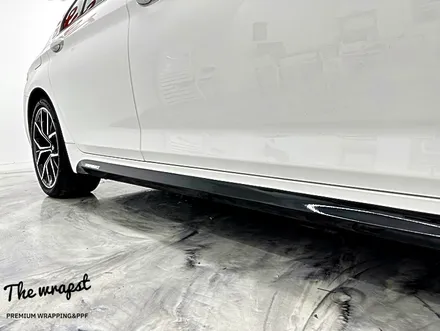 인천랩핑 데칼랩핑 BMW 530e 사이드스텝 M퍼포먼스 포인트 데칼 랩핑 여전히 멋스럽죠 / 청라,인천,부천