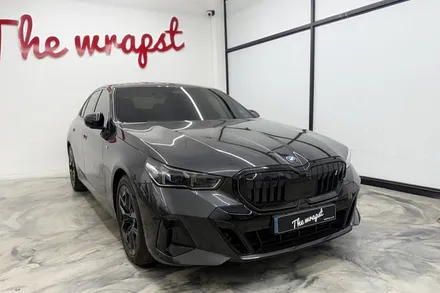 BMW i5 휠랩핑 잘하는 곳에서 전기차랩핑도 만족스럽게 만들수있죠 / 인천 서구 청라동