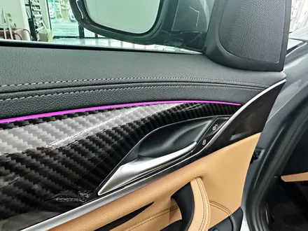 인천실내랩핑 BMW 520i 5시리즈 실내를 스포티한 카본패턴으로 완벽 탈바꿈하면 어떨까요? / 청라,인천,부천