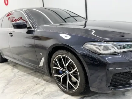 인천랩핑 BMW 5시리즈 시멘트컬러로 유명한 락그레이컬러로 전체랩핑 시공하였습니다 / 인천 서구 청라동