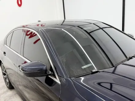 인천랩핑 BMW 5시리즈 시멘트컬러로 유명한 락그레이컬러로 전체랩핑 시공하였습니다 / 인천 서구 청라동
