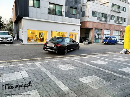 청라랩핑 벤츠 E53 amg 페이스리프트 사틴블랙으로 완전 포스있게 전체랩핑 했습니다 / 청라,인천,부천