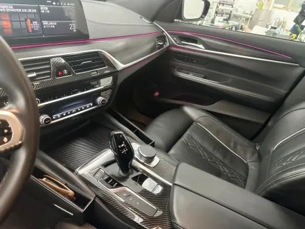 청라실내랩핑 BMW 6GT 실내카본랩핑 시공으로 하이글로시 관리부담을 없앴습니다 / 인천 서구 청라동