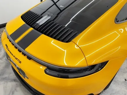 청라자동차랩핑 포르쉐 911 카레라4 GTS 고광택 옐로우 전체 랩핑 + 데칼 포인트, 도어 안쪽까지 시공한 이유 / 인천 서구 청라동