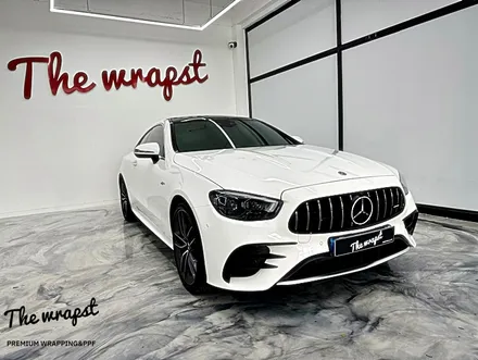 인천랩핑 벤츠 E53 AMG 쿠페 고광도 고광택 텍랩 얼티메이트 블랙으로 도장보다 뛰어난 광도로 전체랩핑 시공을 했습니다 / 청라,인천,부천