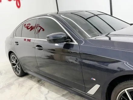 인천랩핑 BMW 5시리즈 시멘트컬러로 유명한 락그레이컬러로 전체랩핑 시공하였습니다 / 인천 서구 청라동