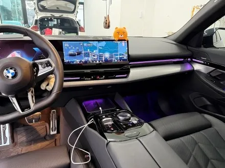 인천실내랩핑 BMW 5시리즈 풀체인지 G60 실내랩핑 시공 하나면 분위기가 달라지죠 / 인천 서구 청라동