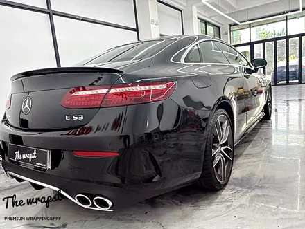 인천랩핑 벤츠 E53 AMG 쿠페 고광도 고광택 텍랩 얼티메이트 블랙으로 도장보다 뛰어난 광도로 전체랩핑 시공을 했습니다 / 청라,인천,부천