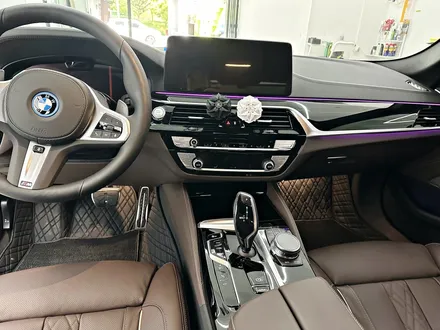 인천서구랩핑 BMW 530e 실내랩핑 및 크리스탈 3종세트 교체작업 / BMW / 5시리즈 / 청라,인천,부천