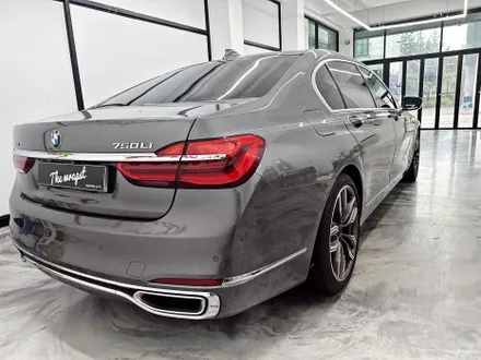 BMW크롬죽이기 7시리즈크롬죽이기 시공으로 대형세단 고급스러움을 더욱 현대적으로 바꿔봤어요/ BMW / 7시리즈 / 청라,인천,부천