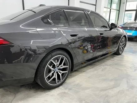 BMW i5 휠랩핑 잘하는 곳에서 전기차랩핑도 만족스럽게 만들수있죠 / 인천 서구 청라동