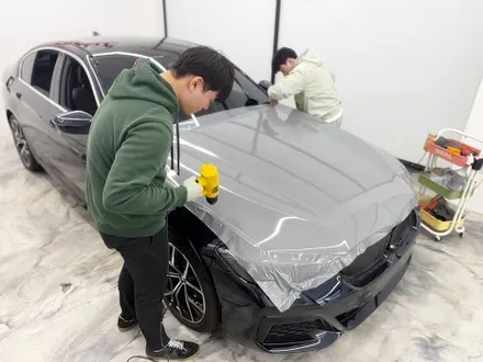 인천랩핑 BMW 5시리즈 시멘트컬러로 유명한 락그레이컬러로 전체랩핑 시공하였습니다 / 인천 서구 청라동