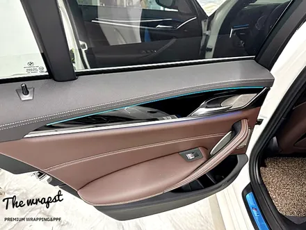 인천랩핑 BMW 530e 실내 무광카본 랩핑 완전 말끔하게 시공 잘하는 랩핑샵 입니다 / 청라,인천,부천