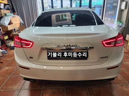 마세라티기블리 트렁크후미등LED수리 / 대구, 구미