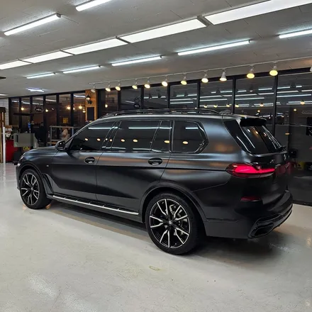 BMW X7 사틴블랙 전체랩핑+크롬딜리트+실내랩핑+라이트PPF 시공을 한번에! [트랜스폼팩토리] / 고양시 덕이동