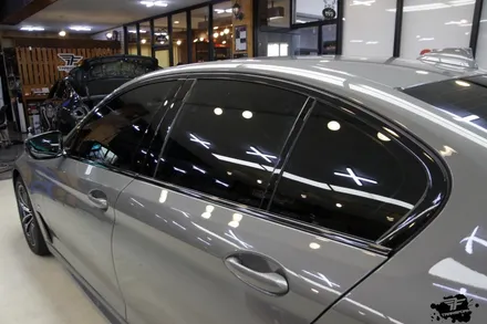 bmw 5시리즈 크롬죽이기 시공 by 일산랩핑 전문 트랜스폼팩토리 / 고양시 덕이동