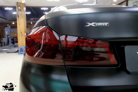 bmw 530i xdrive 사틴블랙 전체랩핑 / 고양시 덕이동