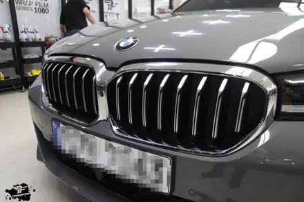 bmw 5시리즈 크롬죽이기 시공 by 일산랩핑 전문 트랜스폼팩토리 / 고양시 덕이동