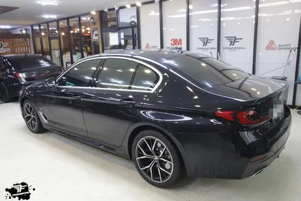 일산랩핑 bmw g30 창문 크롬 랩핑으로 옆태까지 깔끔하게! / 고양시 덕이동