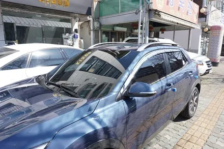스토닉차량에 열차단 60%대 만도레이노M60전체시공 및 블랙박스 장착(광진구틴플) / 서울 중랑구 망우동