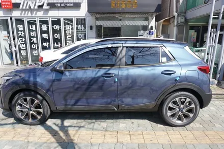 스토닉차량에 열차단 60%대 만도레이노M60전체시공 및 블랙박스 장착(광진구틴플) / 서울 중랑구 망우동