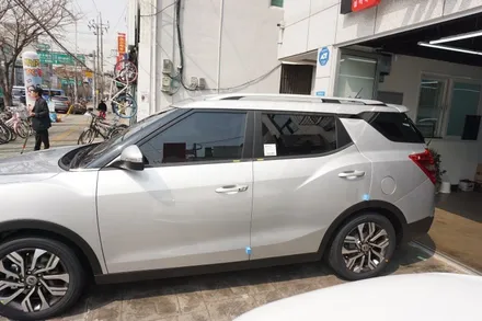 티볼리에어 저렴하고 가성비좋은 국산필름 만도레이노m60 전체썬팅 및 파인드라이브 프로모션 몬스터7 내비매립(광진구틴플) / 서울 중랑구 망우동