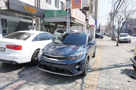 스토닉차량에 열차단 60%대 만도레이노M60전체시공 및 블랙박스 장착(광진구틴플) / 서울 중랑구 망우동