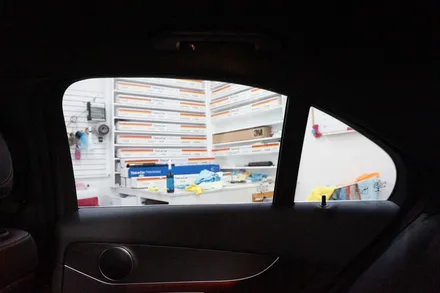 벤츠 W205 뉴C클래스 C200 AMG LINE 틴트어카 썬팅(볼레+미드나잇),에코파워팩 10C, 아이나비 QXD950 VIEW BLACK 시공기 (안산 썬팅 : 안산 틴트어카)