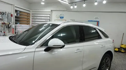 제네시스 GV70 2.5T 신차검수, 글라스틴트 선셋, 파인뷰 LX5 POWER, 케어셀 보조배터리, 발란스9 유리막코팅, 가죽코팅 시공기 BY 안산 썬팅, 안산 신차패키지 전문점