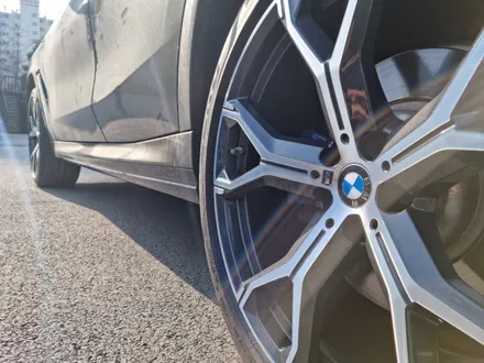 BMW G06 X6 사고로 손상된 컷팅 휠 복원 및 21인치 중고 휠 피렐리 P-ZERO 타이어 교체 / 인천 서구