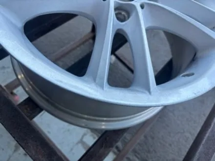 인천휠복원 BMW 3시리즈 휠 복원과 굴절 수리 허브스페이스 장착 타이어 교체까지 한 번에 / 인천 서구