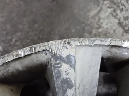 인천휠복원 청라 BMW F07 5GT 연석 충돌 사고로 휠 도색 타이어 교체 / 인천 서구