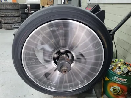 벤츠 W221 S500 차량 W223 마이바흐 컨버전 휠 타이어 교체 / 인천 서구