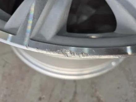 BMW휠도색 BMW G30 520d 럭셔리 휠 굴절 수리 유광 블랙 휠 도색 / 인천 서구