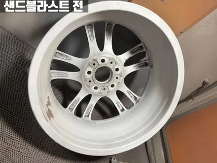 인천휠복원 BMW 3시리즈 휠 복원과 굴절 수리 허브스페이스 장착 타이어 교체까지 한 번에 / 인천 서구