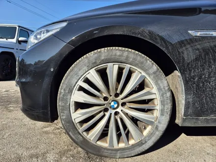 인천휠복원 청라 BMW F07 5GT 연석 충돌 사고로 휠 도색 타이어 교체 / 인천 서구