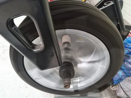 벤츠 W213 E220d 용산 18인치 실버 분체도장 휠 복원 / 인천 서구