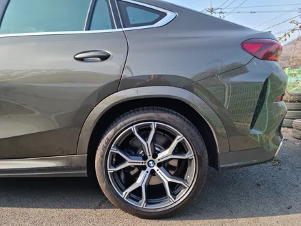 BMW G06 X6 사고로 손상된 컷팅 휠 복원 및 21인치 중고 휠 피렐리 P-ZERO 타이어 교체 / 인천 서구