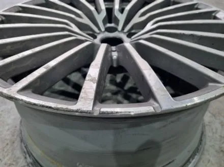 강남 휠복원 BMW G11 740Li 약품 박리와 용접으로 완벽 복원 / 인천 서구