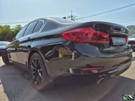 BMW휠도색 BMW G30 520d 럭셔리 휠 굴절 수리 유광 블랙 휠 도색 / 인천 서구