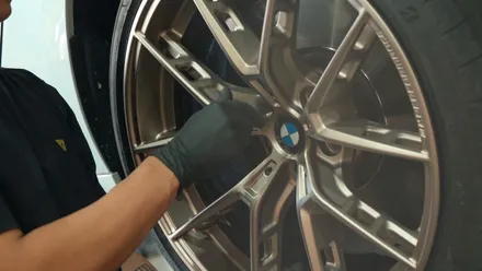 BMW휠도색 일산 M850i 863M 단조 휠 포르쉐 네오다임 골드 휠 도색 / 인천 서구