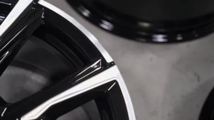BMW휠도색 인천 BMW F40 M135i 블랙폴리쉬 19인치 휠 복원 도색 / 인천 서구