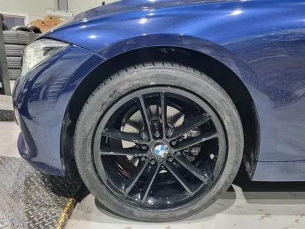 인천휠복원 BMW 3시리즈 휠 복원과 굴절 수리 허브스페이스 장착 타이어 교체까지 한 번에 / 인천 서구