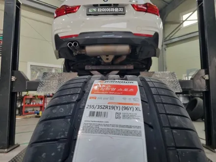인천휠도색 BMW F32 428i 휠 굴절 수리와 휠 도색 19인치 타이어 교체 / 인천 서구