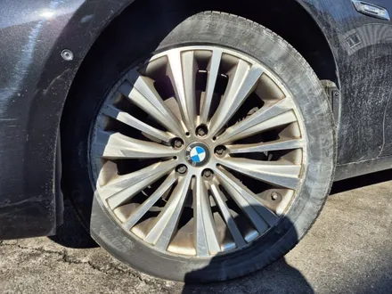 인천휠복원 청라 BMW F07 5GT 연석 충돌 사고로 휠 도색 타이어 교체 / 인천 서구