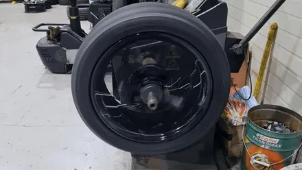 김포휠도색 김포타이어 BMW G30 530i 18인치 휠 도색 콘티넨탈 올웨더 타이어 교체 / 인천 서구