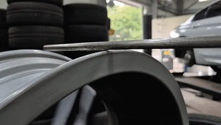 주행중떨림 해결 BMW F12 640d 인천 김포 휠굴절수리 / 인천 서구