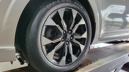 가산동 기아 카니발 (235/55R19)-사계절안전성과 고성능 SUV차량에 특화된 프리미엄타이어, 브릿지스톤 듀얼러 H/L 400 / 서울 구로, 양천, 동작, 관악, 영등포, 부천, 안양