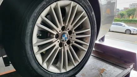 봉천동 BMW 520d (225/55R17)-안정적인 주행성능, 저소음, 승차감까지 더욱 향상된 올시즌 한국타이어 키너지 컴포트EX / 서울 구로, 양천, 동작, 관악, 영등포, 부천, 안양