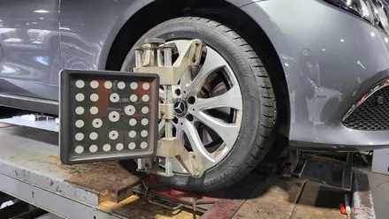 노량진동 벤츠E클래스 E300 4matic (245/45R18)-장거리주행 안정성에 특화되어 긴마일리를 자랑하는브리지스톤 사계절타이어 투란자 세레니​티플러스 / 서울 구로, 양천, 동작, 관악, 영등포, 부천, 안양
